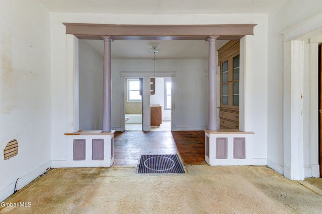 25 Steuben Street, Schenectady, NY 12307