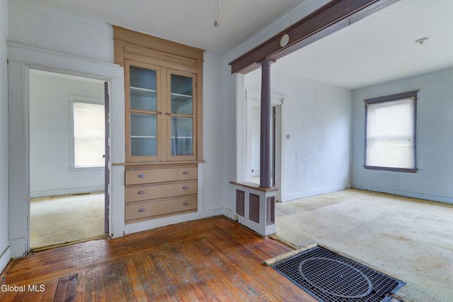 25 Steuben Street, Schenectady, NY 12307