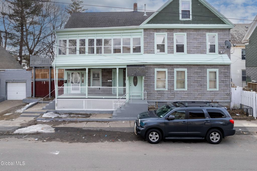 25 Steuben Street, Schenectady, NY 12307