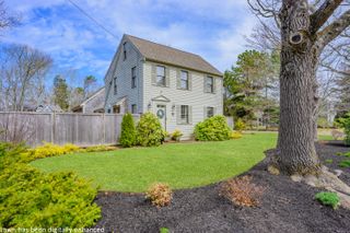134 School Street, Cotuit, MA 02635