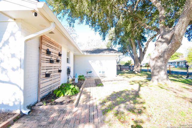 401 Antares, Corpus Christi, TX 78418