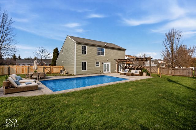 407 Sonhatsett Drive, Westfield, IN 46074