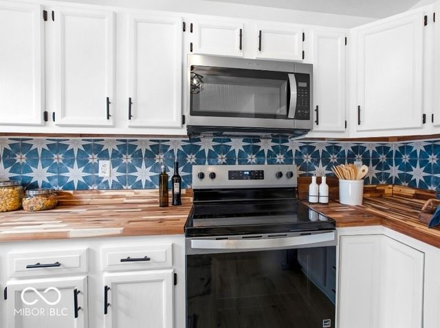 407 Sonhatsett Drive, Westfield, IN 46074