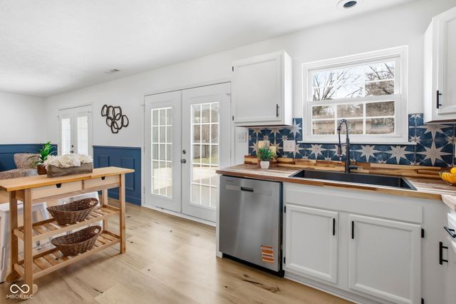 407 Sonhatsett Drive, Westfield, IN 46074