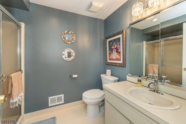 122 Macleish Ct, Mahwah Twp., NJ 07430