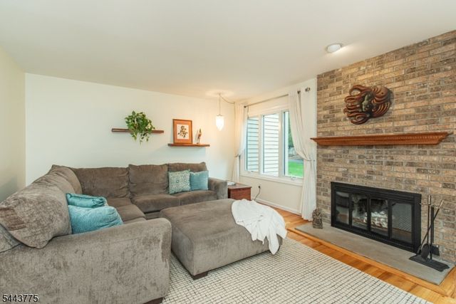 122 Macleish Ct, Mahwah Twp., NJ 07430