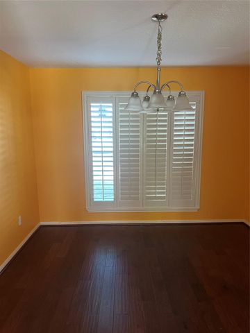 15731 Oak Mountain Dr Drive, Houston, TX 77095