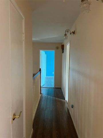 15731 Oak Mountain Dr Drive, Houston, TX 77095