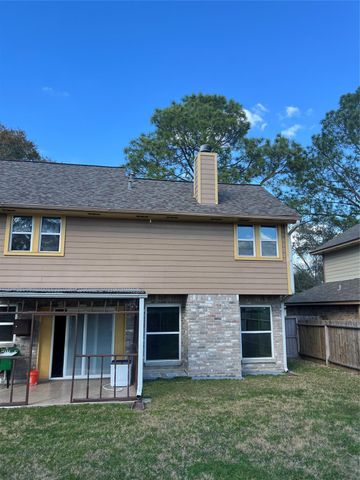 15731 Oak Mountain Dr Drive, Houston, TX 77095