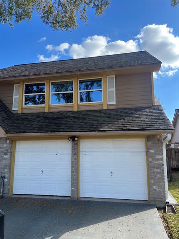 15731 Oak Mountain Dr Drive, Houston, TX 77095