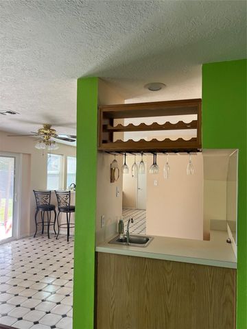 15731 Oak Mountain Dr Drive, Houston, TX 77095