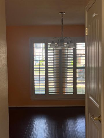 15731 Oak Mountain Dr Drive, Houston, TX 77095