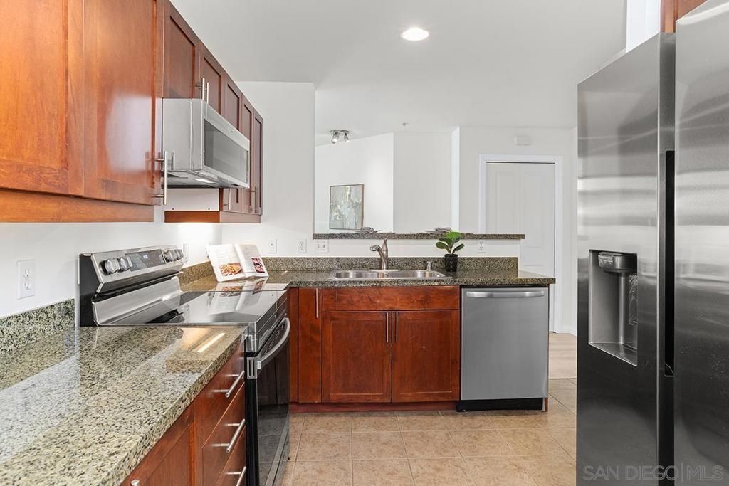 Image 10 of property listing at 206 Park Blvd 312, San Diego, CA 92101