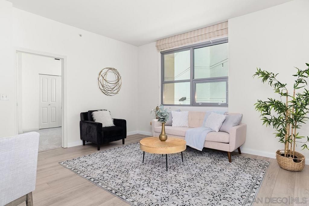 Image 5 of property listing at 206 Park Blvd 312, San Diego, CA 92101