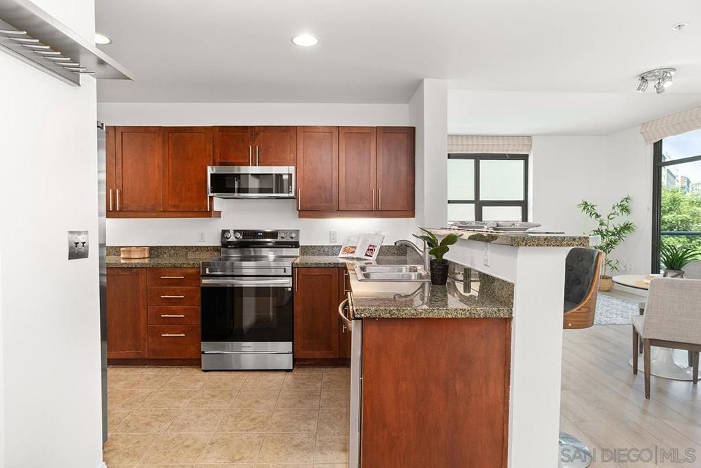 Image 8 of property listing at 206 Park Blvd 312, San Diego, CA 92101