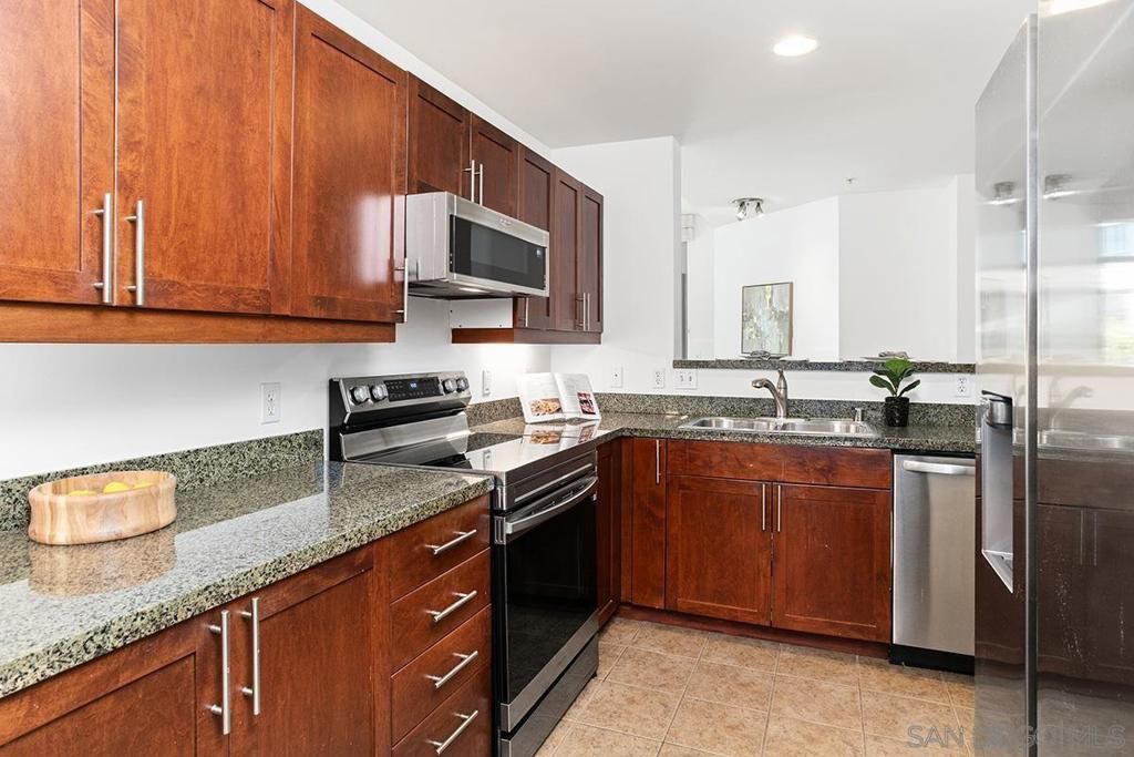 Image 9 of property listing at 206 Park Blvd 312, San Diego, CA 92101