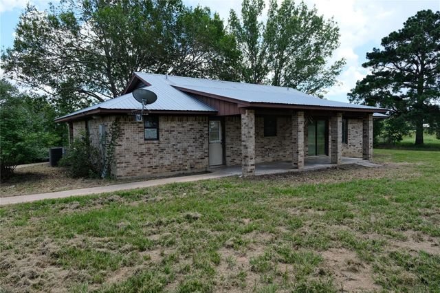240 McAcres DR, Mcdade, TX 78650