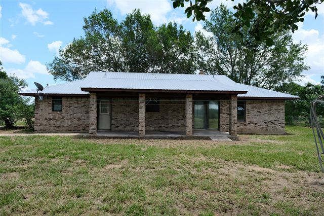 240 McAcres DR, Mcdade, TX 78650
