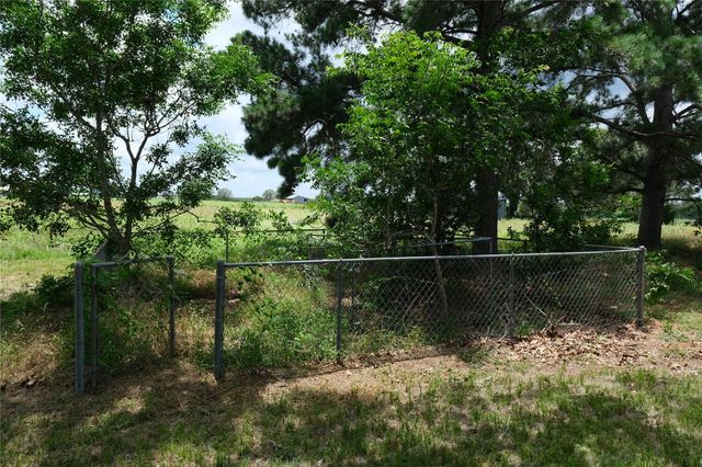 240 McAcres DR, Mcdade, TX 78650