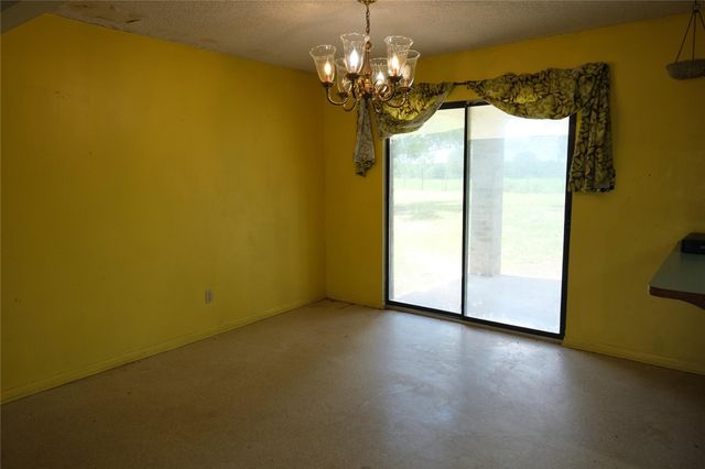 240 McAcres DR, Mcdade, TX 78650