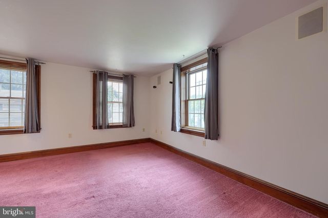 250 W WALNUT STREET, Marietta, PA 17547