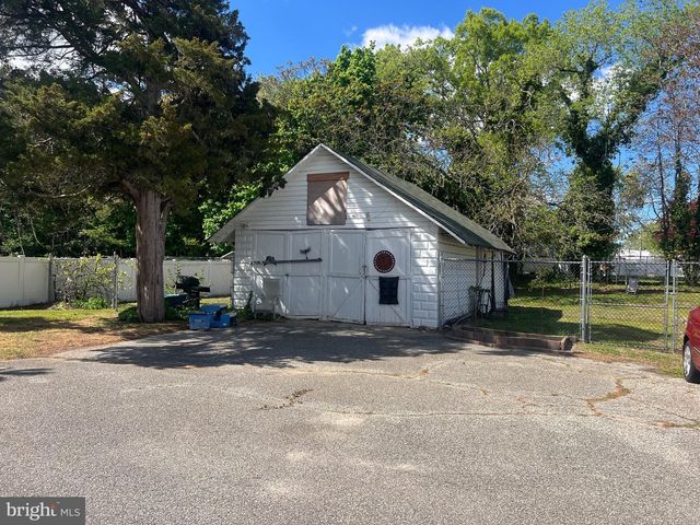 242 E WALNUT RD, Vineland, NJ 08360