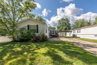 55 Patio Lane, Olmsted Twp, OH 44138