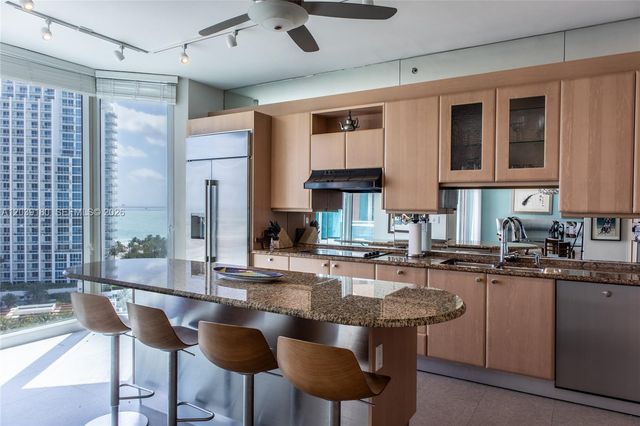 300 S Pointe Dr 1502, Miami Beach, FL 33139