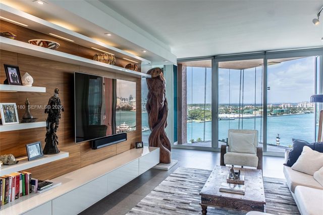 300 S Pointe Dr 1502, Miami Beach, FL 33139