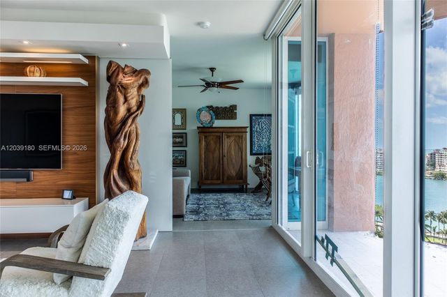 300 S Pointe Dr 1502, Miami Beach, FL 33139