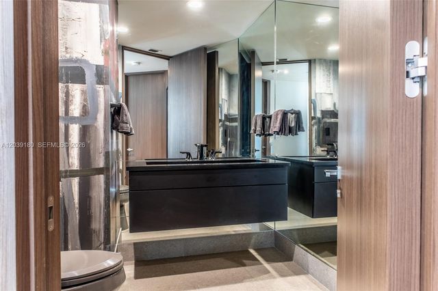 300 S Pointe Dr 1502, Miami Beach, FL 33139