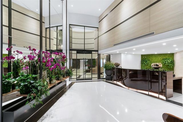 300 S Pointe Dr 1502, Miami Beach, FL 33139