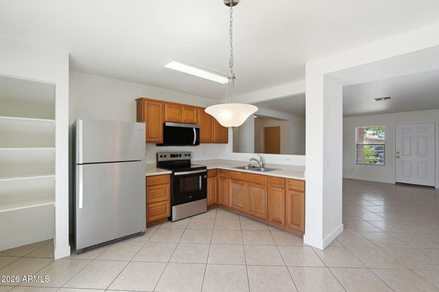 11813 W DAHLIA Drive, El Mirage, AZ 85335