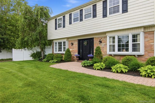 4 Blackwell Court, Stony Brook, NY 11790