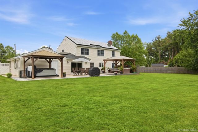 4 Blackwell Court, Stony Brook, NY 11790