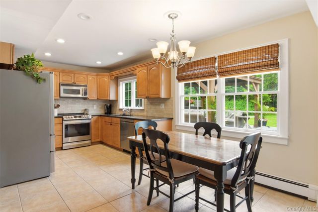 4 Blackwell Court, Stony Brook, NY 11790