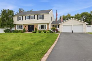 4 Blackwell Court, Stony Brook, NY 11790