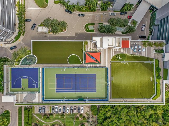 16385 Biscayne Blvd 1819, North Miami Beach, FL 33160