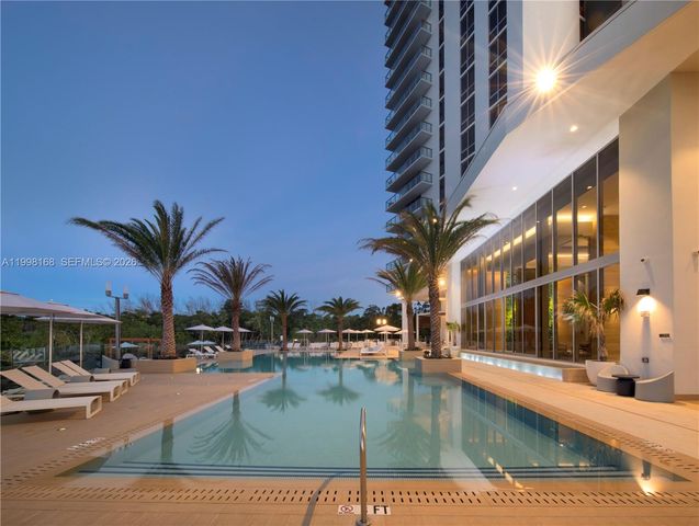 16385 Biscayne Blvd 1819, North Miami Beach, FL 33160