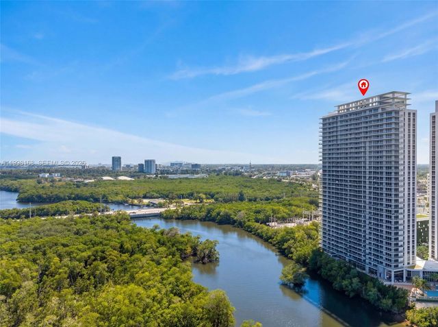 16385 Biscayne Blvd 1819, North Miami Beach, FL 33160