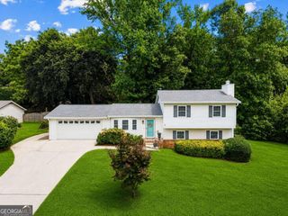 3266 SW Alcazar Drive SW, Lilburn, GA 30047