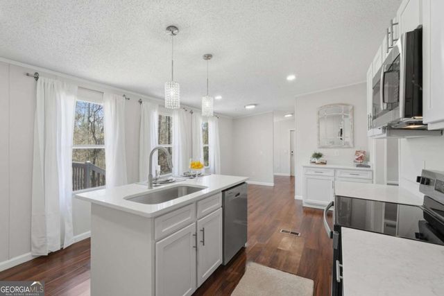 67 Forest Lake Circle Road, Pendergrass, GA 30567