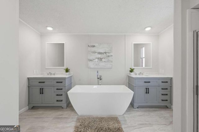 67 Forest Lake Circle Road, Pendergrass, GA 30567