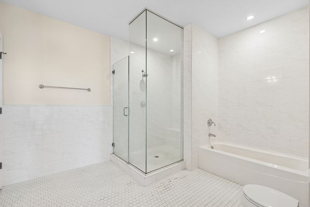 1570 Elmwood Avenue 1504, Evanston, IL 60201