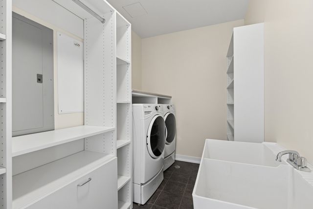 1570 Elmwood Avenue 1504, Evanston, IL 60201