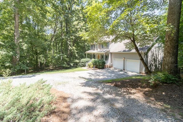 7560 Strawberry Road, Summerfield, NC 27358