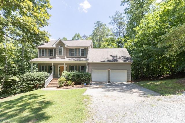 7560 Strawberry Road, Summerfield, NC 27358