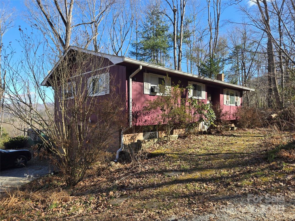 211 Holly Mountain Lane, Fletcher, NC 28732