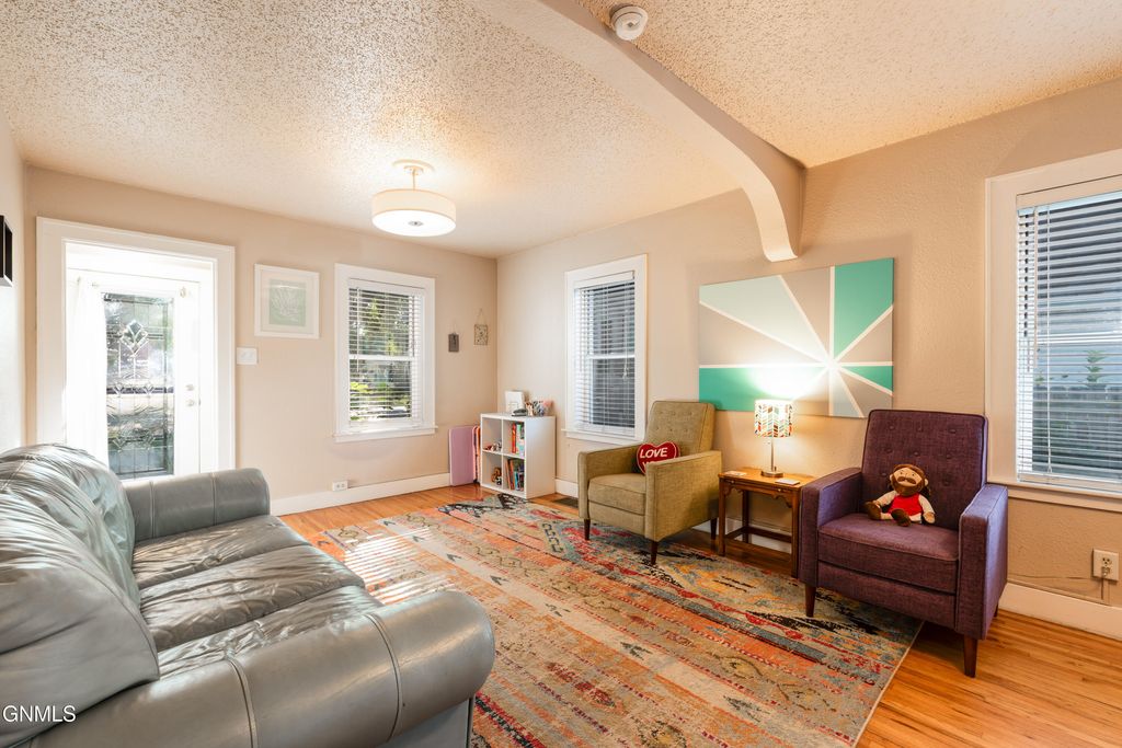 920 10th Street, Bismarck, ND 58501 photo 2