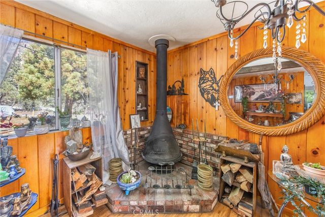2164 Outer Hwy 2 Highway S, Wrightwood, CA 92397